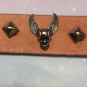 NWOT. Leather Skull Studs Snap Bracelet Unisex